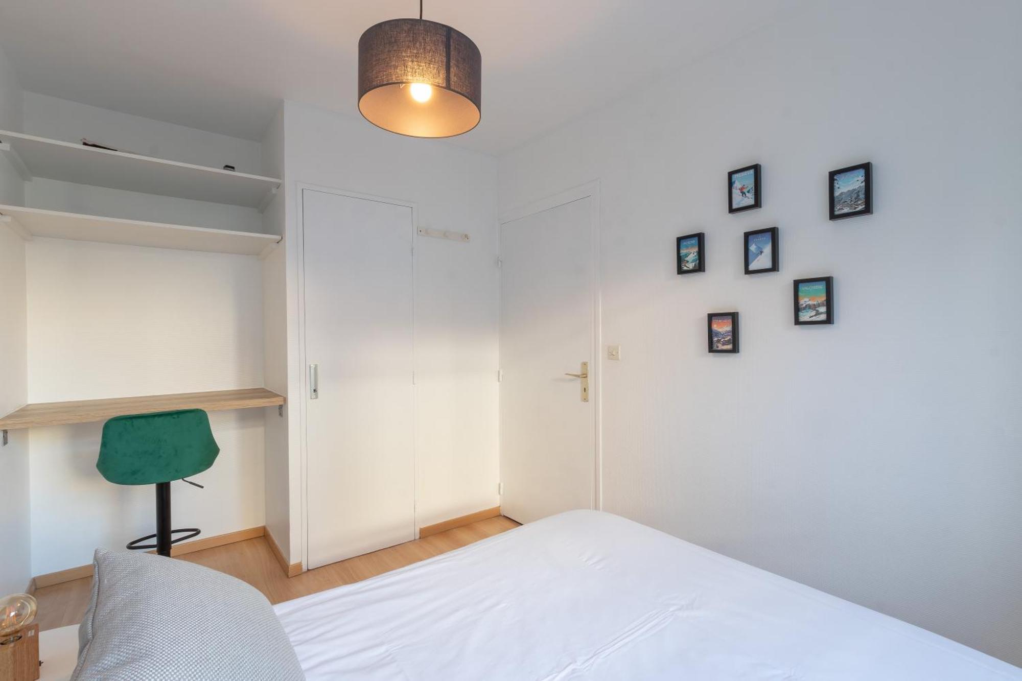 Appartement & L' Ideal - Gare, Et Parking Public 5 Min Annecy